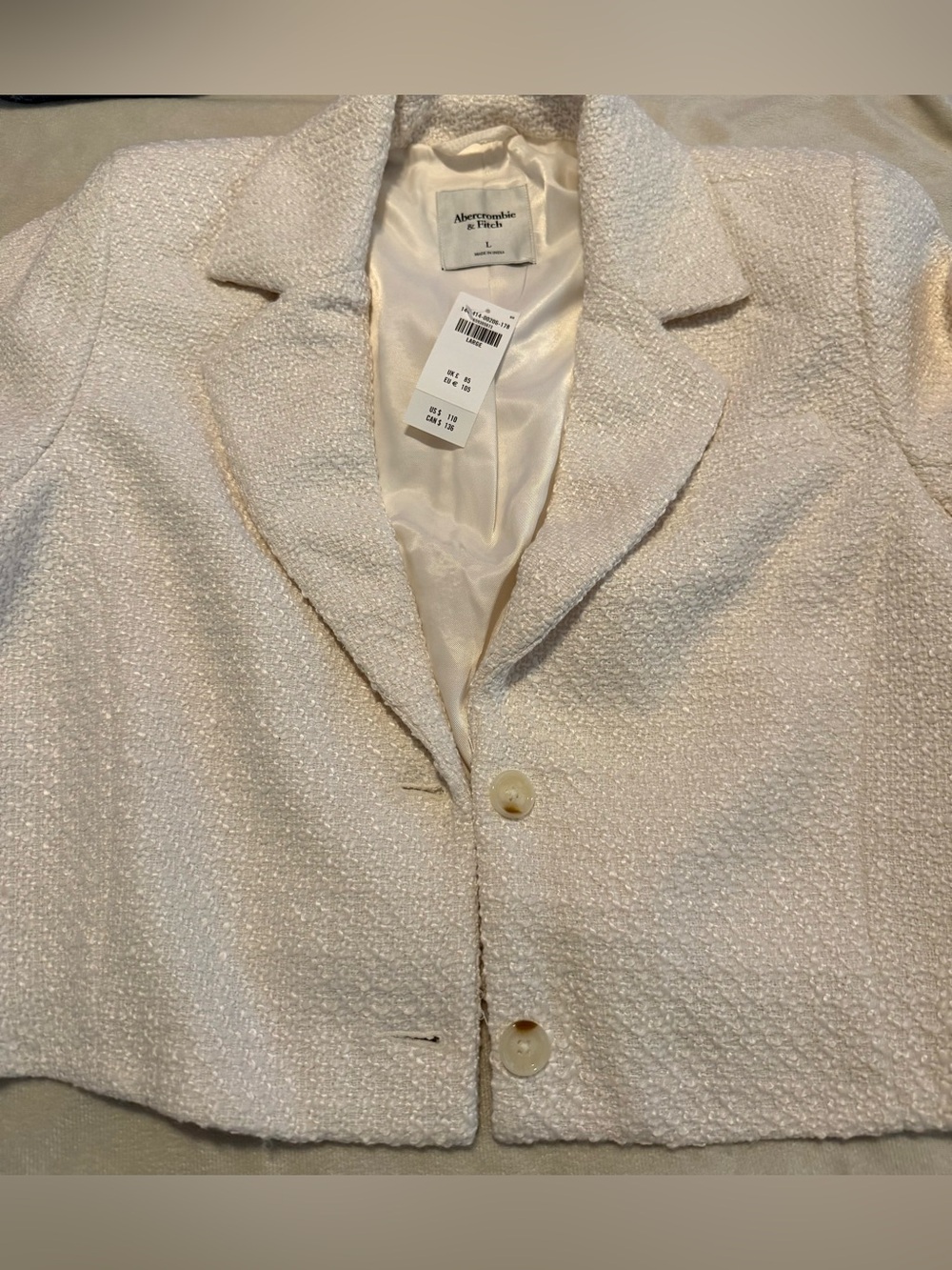 Abercrombie & Fitch Cream Bouclé Cropped Blazer - Picture 2 of 4